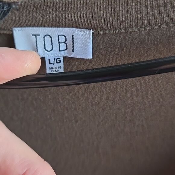 Tobi Shirt w Y Cut Out NWOT - Picture 4 of 5